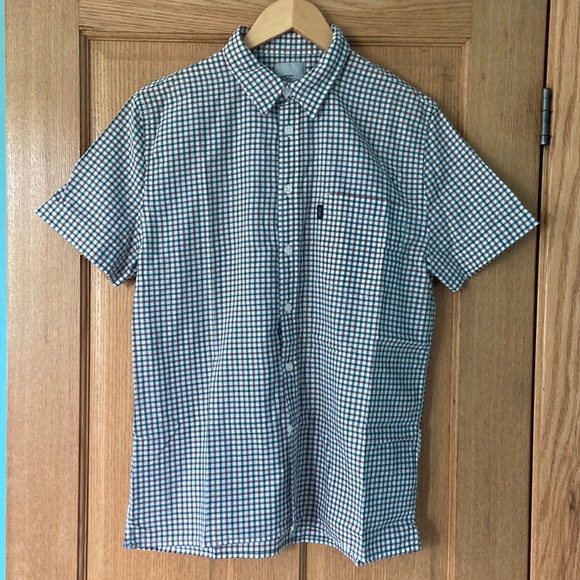 WESC shirt - Picture 2 of 4